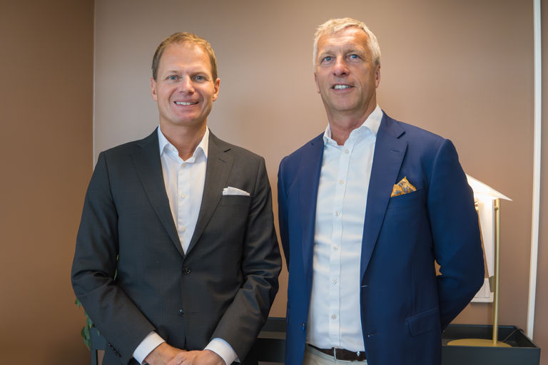 Fra venstre: Jan Kjetil Hvamstad, adm. direktør i Söderberg & Partners sammen med daglig leder i Vertu Forsikringsmegling, Nils Petter Lundberg.