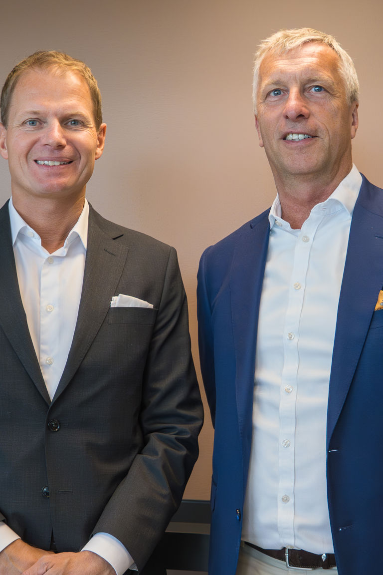 Fra venstre: Jan Kjetil Hvamstad, adm. direktør i Söderberg & Partners sammen med daglig leder i Vertu Forsikringsmegling, Nils Petter Lundberg.